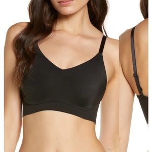 True Body Triangle Adjustable Strap Soft Form Band Bra
TRUE & CO.